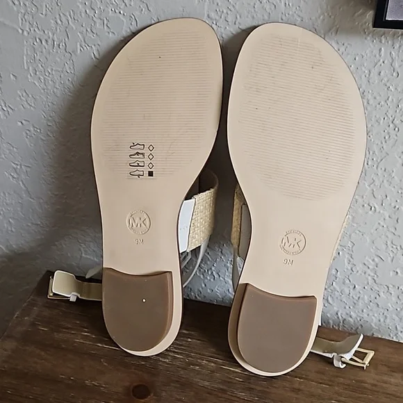 Nwt Michael Kors sandals - Picture 3 of 3